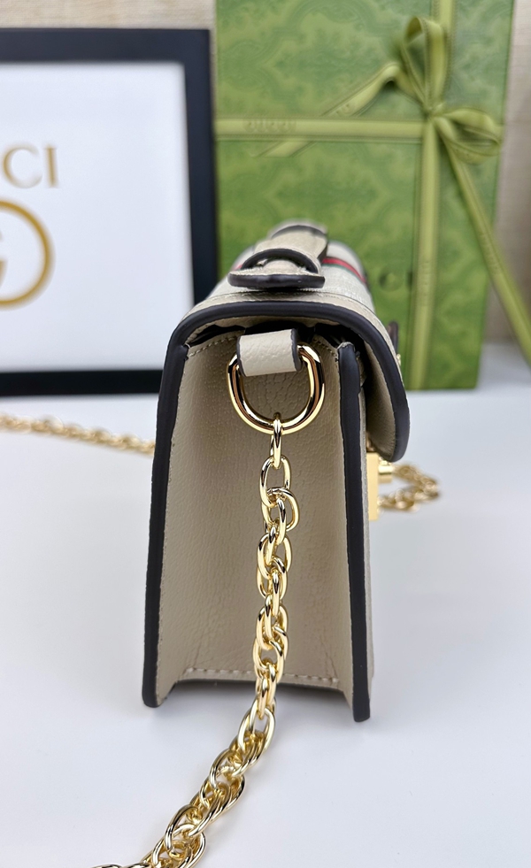 激安グッチバッグコピー着用イメージ